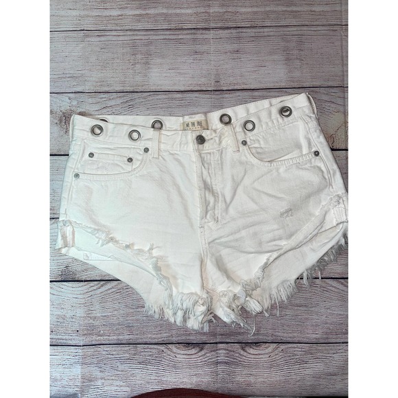 We The Free Pants - We the Free Frayed/Rolled Hem Shorts 32